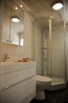 Bad mit Dusche und WC